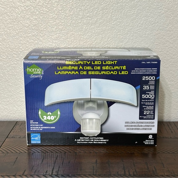 Home Zone 710080 Wide Adjustable Motion Activated LED Outdoor Security Light - Picture 2 of 8